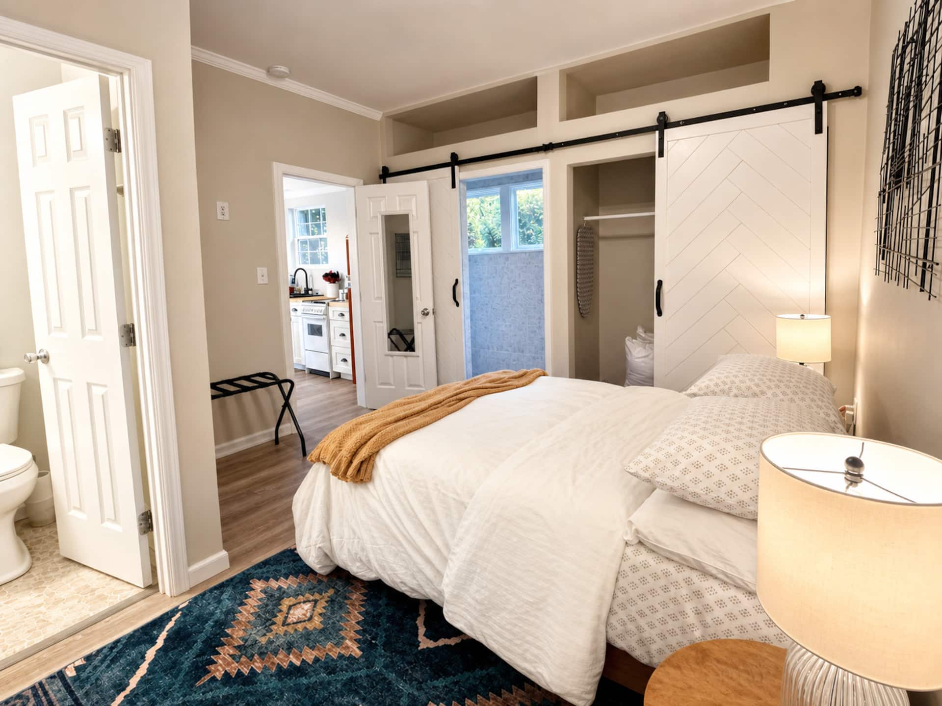 Main floor queen suite