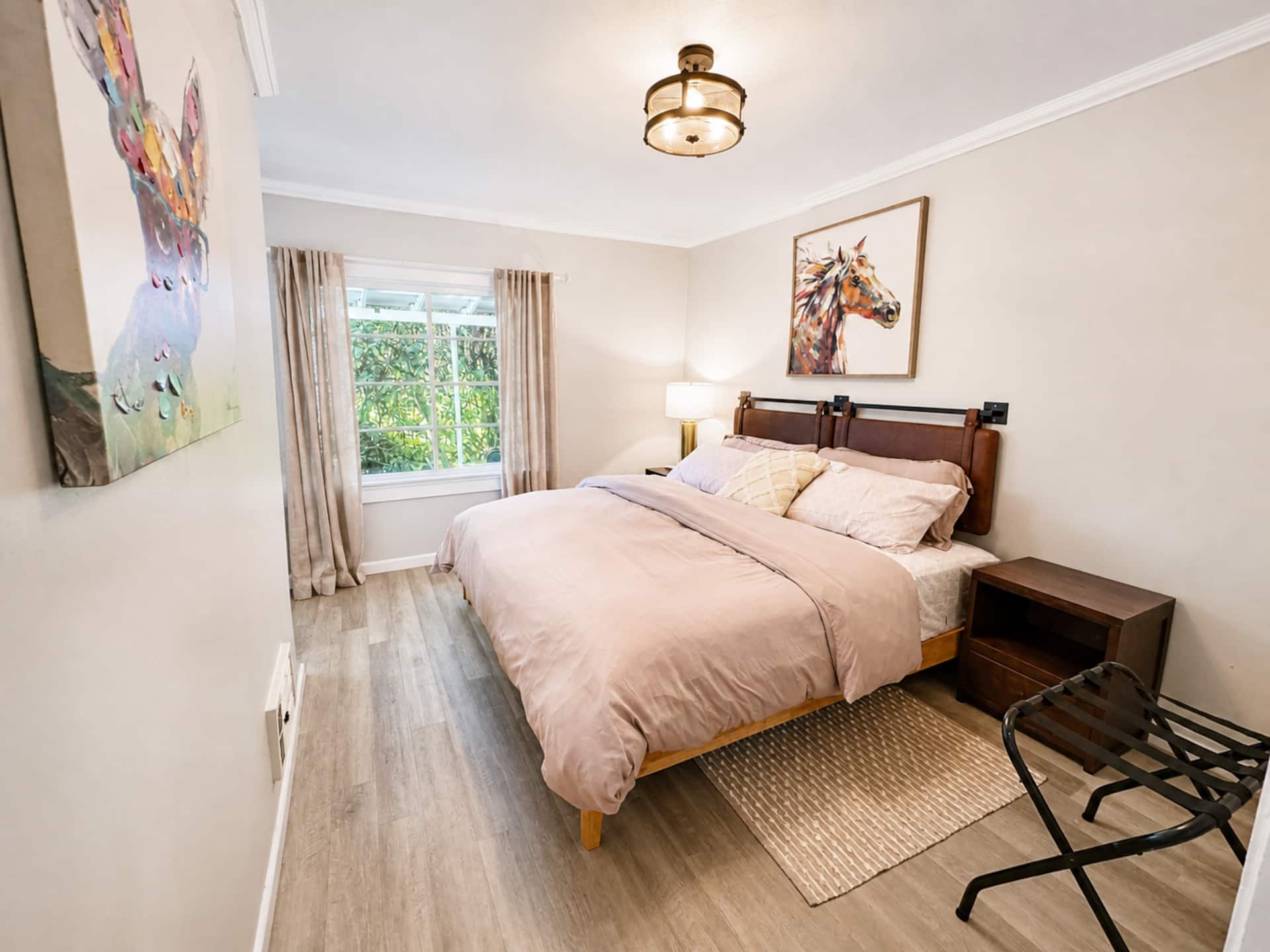Main floor king bedroom